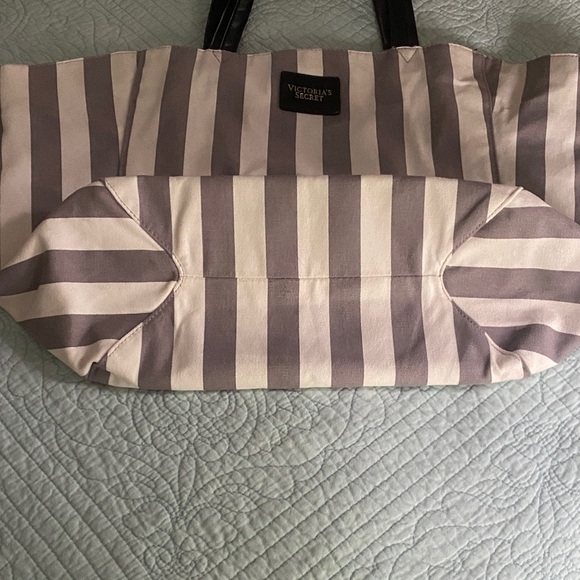 Victoria's Secret Striped Tote in White and Gray - Picture 3 of 6